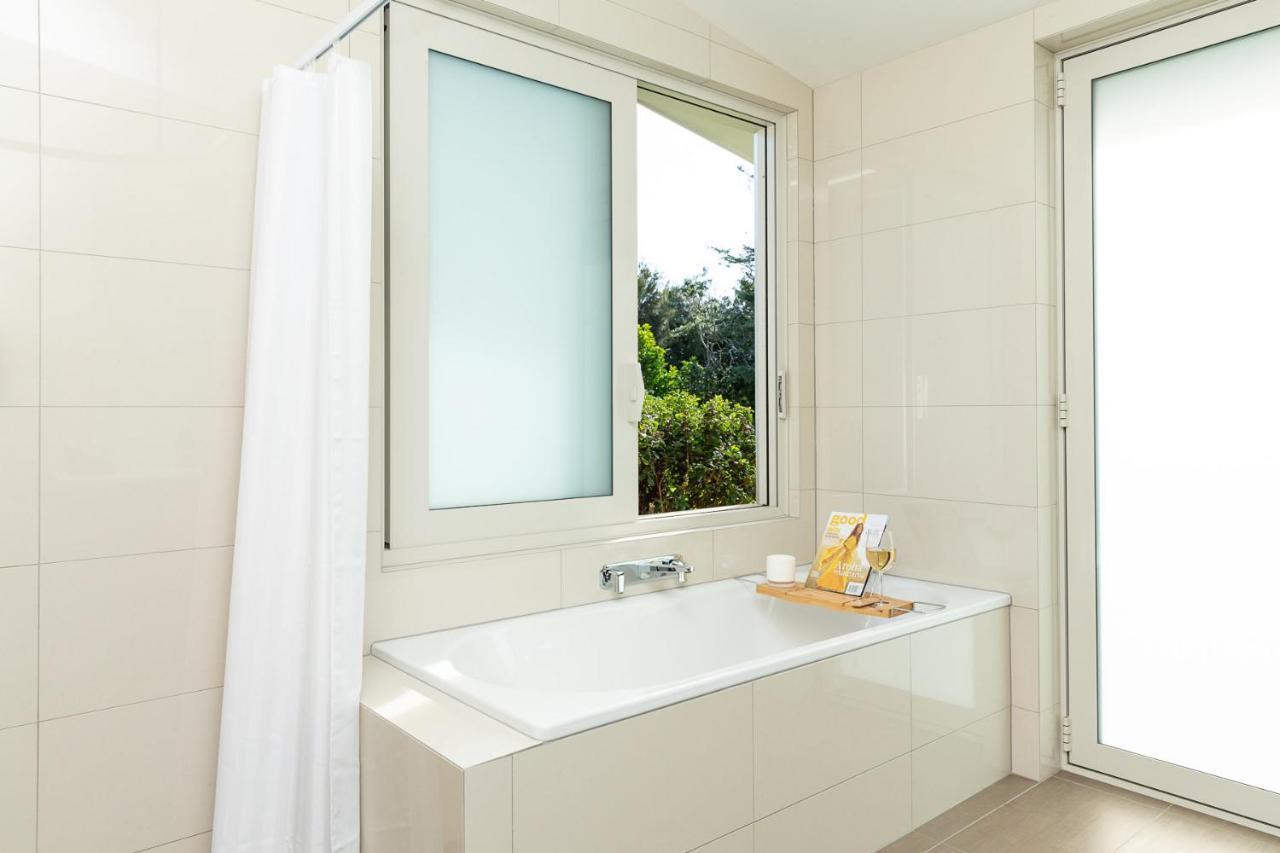 Anam Cara Gardens Luxury Villa Private Bedrooms And Ensuite Bathrooms Sleeps 9 Otaki ภายนอก รูปภาพ