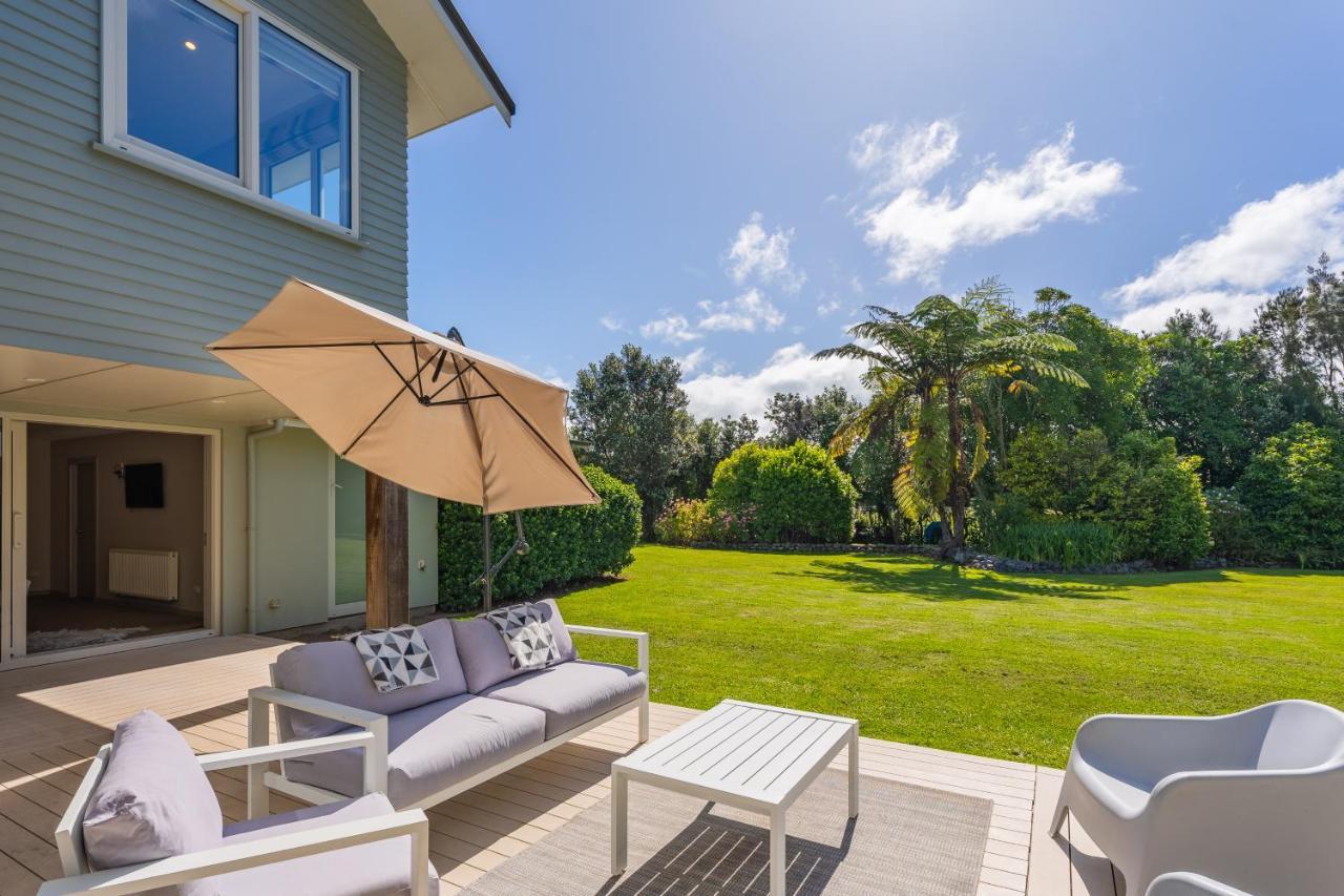 Anam Cara Gardens Luxury Villa Private Bedrooms And Ensuite Bathrooms Sleeps 9 Otaki ภายนอก รูปภาพ